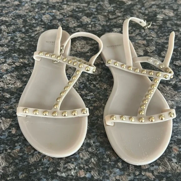 GIVENCHY SANDALS JELLY BEIGE W GILD STUDS T STRAP SLIP ON SIZE 38 - Picture 2 of 6